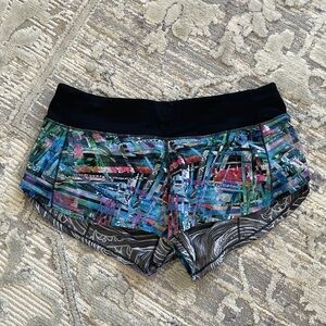 Lululemon Speed Up Colorful Women's Shorts. 2.5 inseam short